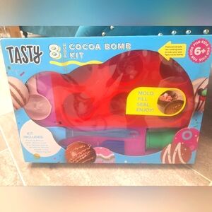 Hot Cocoa Bomb kit - New in box